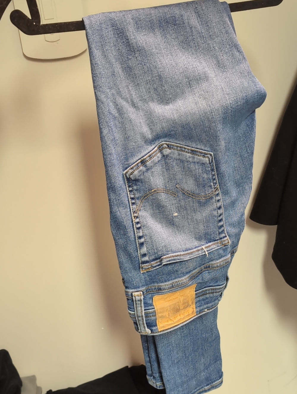 Jack & Jones Men's Blue Straight Jeans with Signature Back Pocket